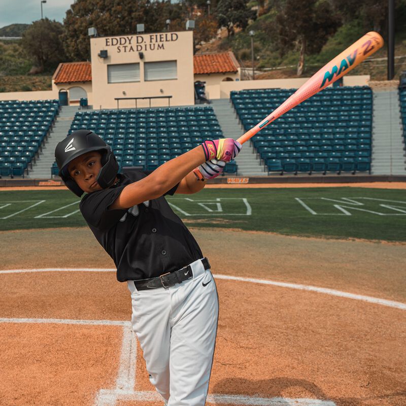 Picture of a player swinging an Easton MAV2 Flash USA Baseball bat loading=