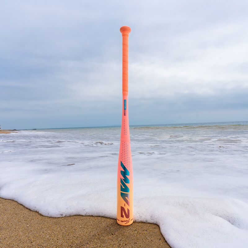 Picture of an Easton MAV2 Flash USA Baseball bat on the beach loading=