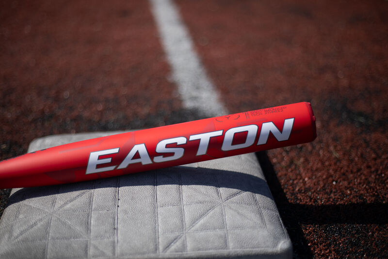 2025 Easton Alpha USSSA One-Piece Balanced Slowpitch Bat