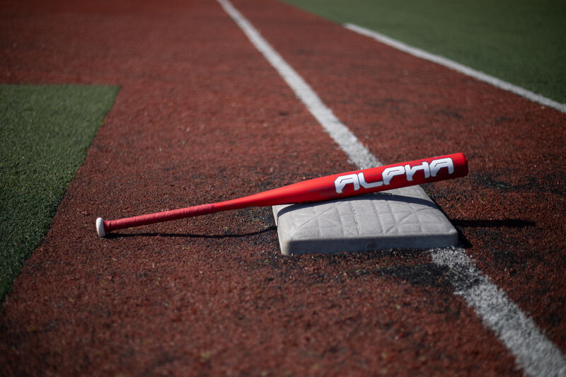 2025 Easton Alpha USSSA One-Piece Balanced Slowpitch Bat
