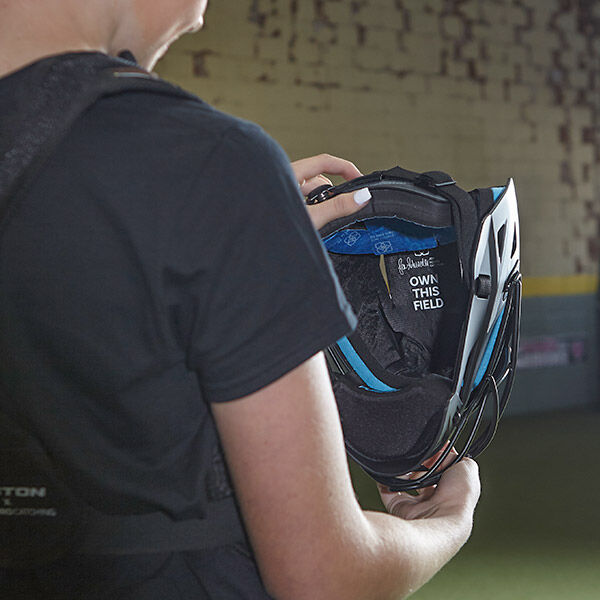 Easton | JEN SCHRO The Very Best Fastpitch Softball Catcher's Equipment |  Box Set | NOCSAE Certified | Multiple Sizes/Colors